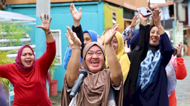 Keseruan IRT Lorong Wisata Toranto mengikuti kuis yang dilakukan Diskominfo Makassar, Jumat(16/12/2022).