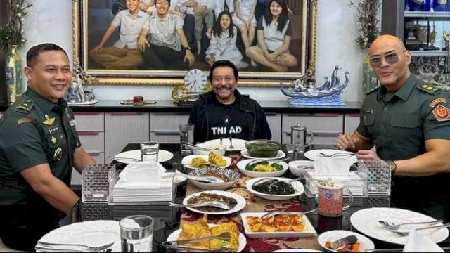 Deddy Corbuzier dan Kepala BIN AM Hendropriyono