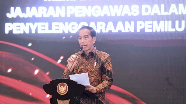 Presiden Jokowi pada acara Konsolidasi Nasional Badan Pengawas Pemilihan Umum (Bawaslu) RI yang digelar di Hotel Bidakara, Jakarta, Sabtu, 17 Desember 2022.