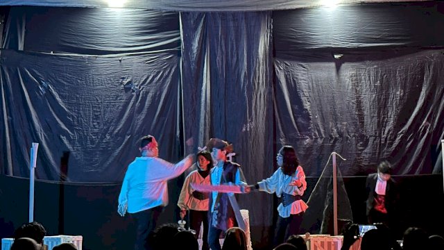 Mahasiswa Sastra Inggris UNM Gelar Pementasan Drama Musikal Komedi