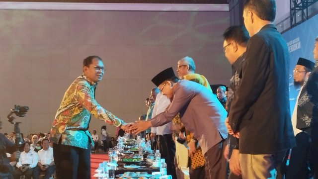 Wali Kota Makassar, Danny Pomanto menghadiri acara Sipakainge, inisiasi Dinas Pendidikan Kota Makassar. Foto: dok