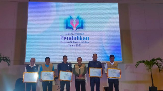 Malam Anugerah Pendidikan Sulsel 2022, Wajo membawa pulang 3 penghargaan sekaligus. Foto: Portalmedia.id/Rafli