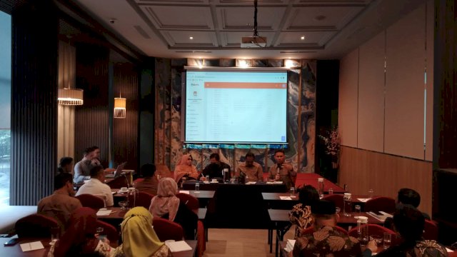 Kegiatan Pencermatan Rancangan Penataan Dapil DPRD Kabupaten/Kota Sulsel di Hotel Mercure, Sabtu (24/12/2022) (Portal Media/Al fath)
