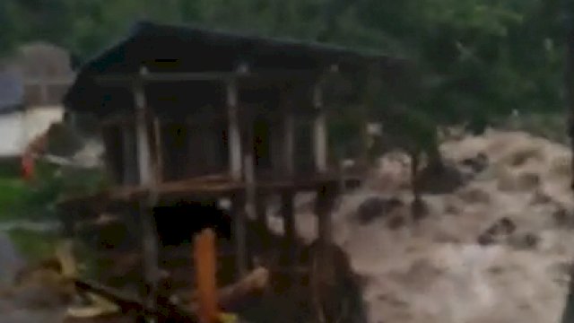 Longsor di Malino Akibatkan Instalasi PDAM Makassar Terganggu, Dirut Minta Maaf