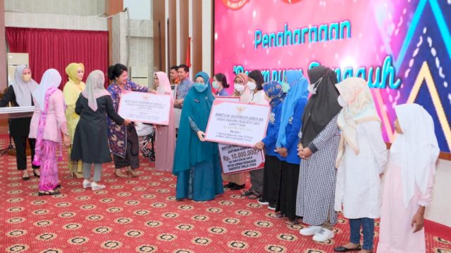 Puncak peringatan Hari Ibu Provinsi Sulawesi Selatan (Sulsel), yang diselenggarakan Tim Penggerak PKK Sulsel, di Baruga Pattingalloang Makassar, Selasa, 27 Desember 2022.