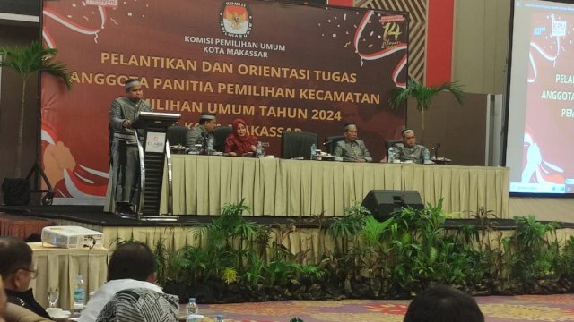 Pelantikan PPK Kota Makassar yang berlangsung di Sandeq Ballroom Hotel Claro, Rabu (4/1/2023)/(Portal Media/Al Fath)
