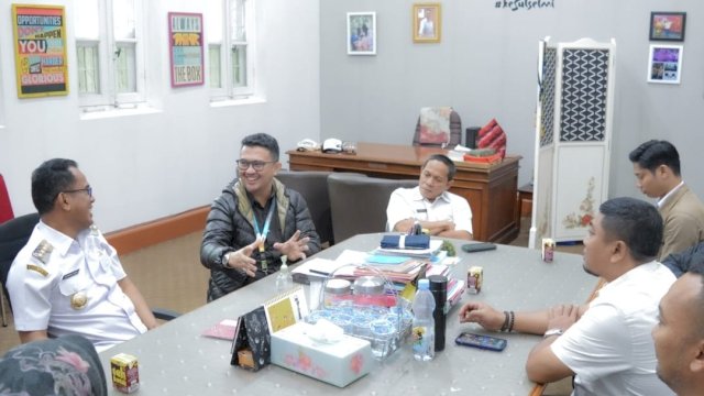 Pj Bupati Takalar, Setiawan Aswad, saat berkunjung ke Kantor Disbudpar Sulsel, Kamis, 5 Januari 2023.