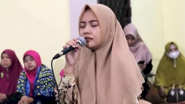 Qariah internasional Hj Nadia Hawasyi