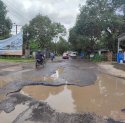 Bagai Kubangan, Jalan Poros Pattalassang Gowa Butuh Perhatian Pemprov Sulsel   