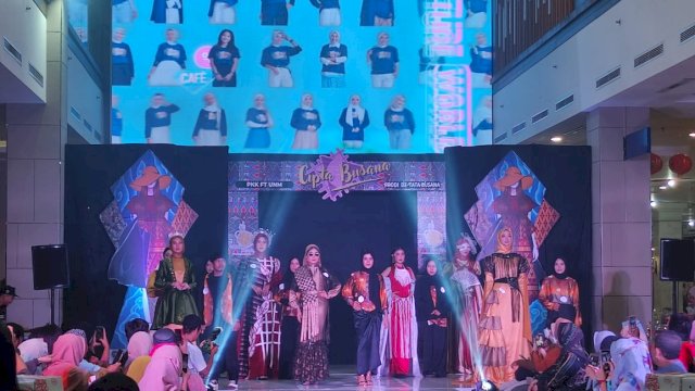  Cipta Busana dan Peragaan 2023, di Mall Phinisi Point (Pipo), Sabtu (7/1/2023) malam (Portal Media/Al Fath)