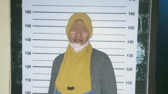 Pelaku berinisial RR (60) asal Desa Garassikang,  Kecamatan Bangkala Barat, Kabupaten Jeneponto, Sulawesi Selatan saat diamankan. (IST).