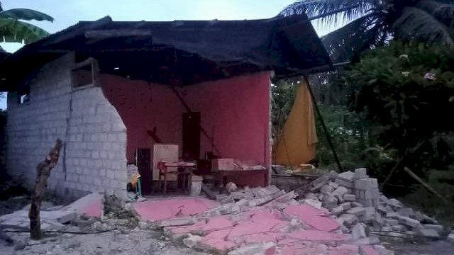 Kerusakan rumah akibat gempa bumi dengan magnitudo (M) 7,9 yang mengguncang wilayah Kabupaten Kepulauan Tanimbar, Provinsi Maluku, Selasa (10/1). (Ist)