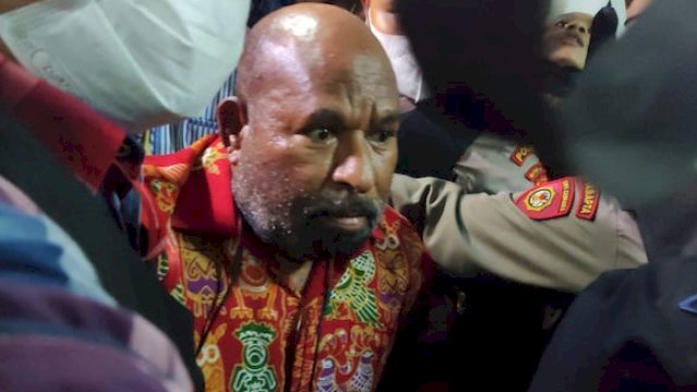 Resmi Jadi Tersangka, Ternyata Lukas Enembe Terima Suap Rp45,8 Miliar