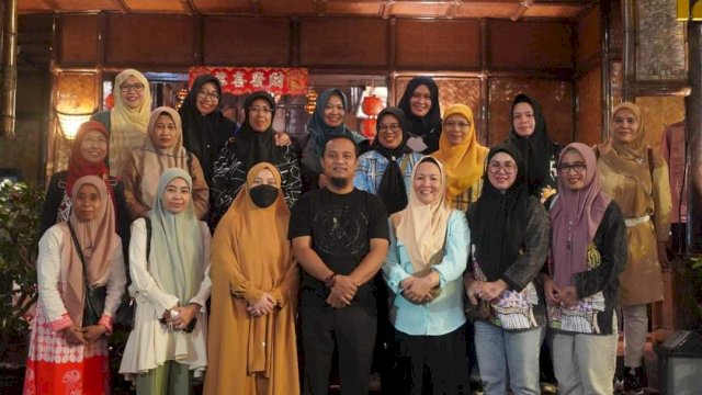 Gubernur Sulsel bersama Ketua TP PKK Sulsel saat kunker ke Jawa Barat. Foto: dok