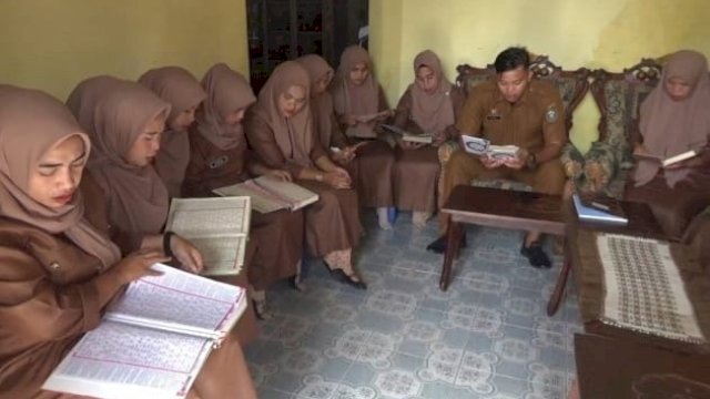 Programkan Literasi Alquran bagi Staf Kantor Desa, Kades Biringkassi Takalar: Mudah-mudahan Dapat Keberkahan
