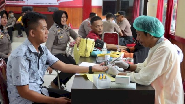 Polres Gowa gandeng UPTD Transfusi Darah Dinkes Sulsel gelar donor darah. (Foto: Ist/irham/portalmedia)