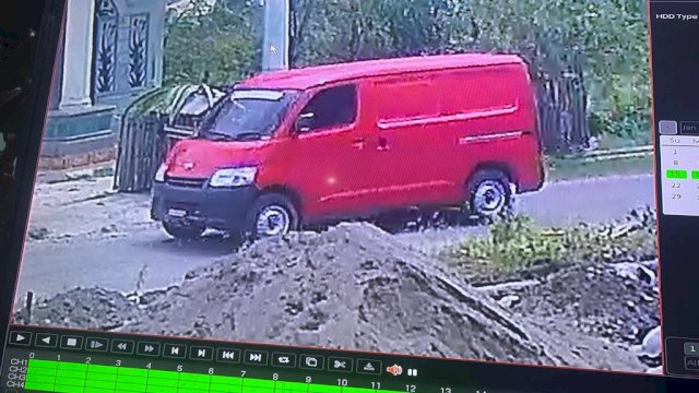 Pelaku mengendarai mobil GranMax berwarna merah (Ist) 