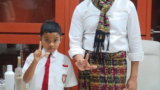 Caesar Hendrik Meo Tnunay atau yang akrab dipanggil Nono dari SD kelas 2 dari Nusa Tenggara Timur (NTT), menyabet juara pertama International Abacus World Competition 2022 atau olimpiade matematika tingkat dunia.