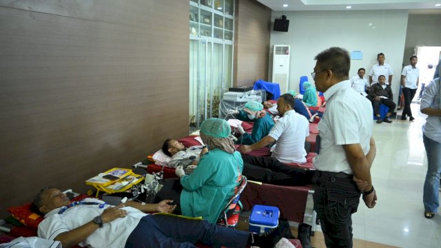 Antusias Karyawan PDAM Makassar Ikuti Donor Darah, Direksi Acungkan Jempol 