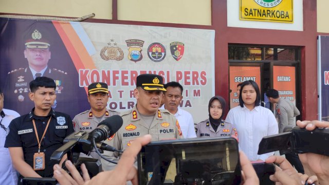 Polres Gowa, AKBP Reonald Simanjuntak saat jumpa pers. Rabu (25/1/2023). (Portal Media/Irham) 