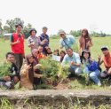 Gandeng Mahasiswa KKN Unhas, PT Vale Edukasi Pentingnya Menanam Pohon ke Pelajar Loeha