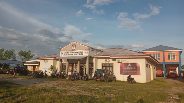Kantor Komisi Pemilihan Umum (KPU) Kabupaten Jeneponto, Sulawesi Selatan. (Portal Media/Akbar Razak).