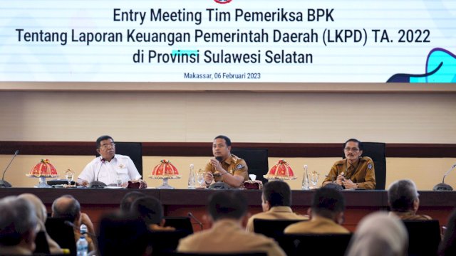 Gubernur Sulsel hadir membuka entry meeting tim BPK. Foto: dok