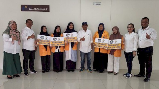 Lima mahasiswa dari berbagai fakultas yang kecipratan beasiswa Perluni/Ist
