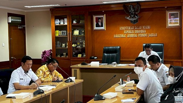 Rapat persiapan peringatan Hari OTDA XXVII, di Gedung F Kantor Kemendagri RI Jakarta Pusat, Rabu (8/02/2023). Foto: dok