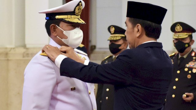 Panglima TNI Yudo Margono saat dilantik menjadi Panglima TNI. Foto: dok humas presiden