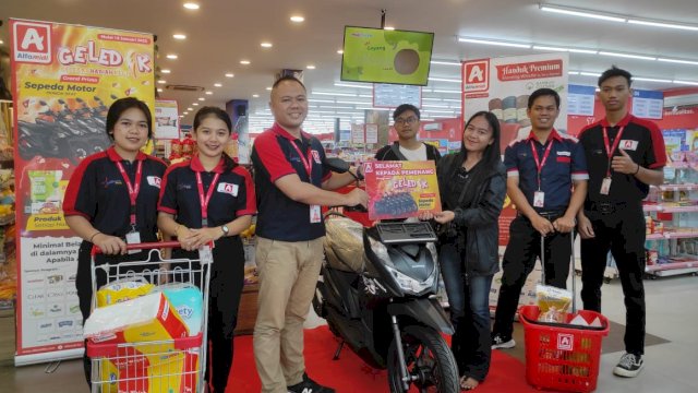 Promo Awal Tahun Alfamidi, Belanja Minimal Rp100.000 Berkesempatan Bawa Pulang Motor Honda