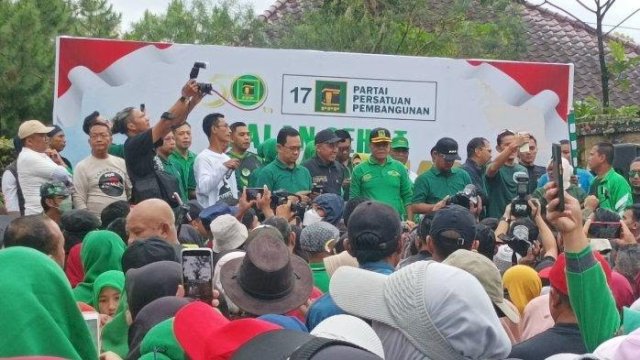 Menparekraf, Sandiaga Uno ikuti jalan sehat Harlah PPP di Malino, Gowa. (Foto: Ist/irham/portalmedia)