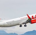 Lima Penerbangan Lion Grup di Bandara Sulhas Delay karena Cuaca Ekstrem
