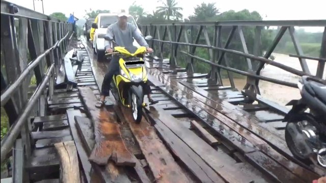 Kondisi Jembatan darurat di Gowa mengancam keselamatan pengguna jalan/Ist