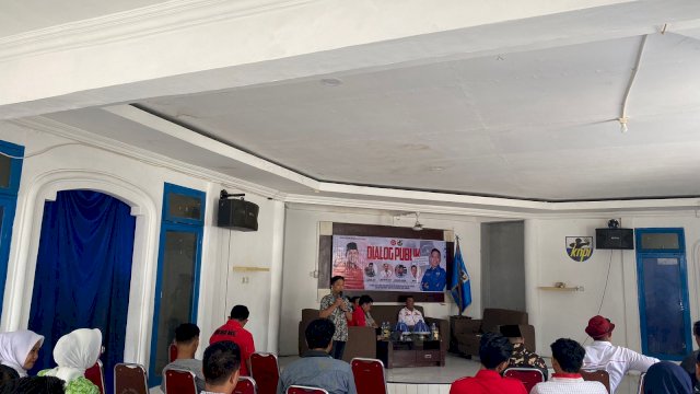 DPD Pemuda Demokrat Indonesia Kabupaten Bantaeng, Sulawesi Selatan, sebagai salah satu OKP di yang bernaung di KNPI, menggelar dialog publik di Gedung Pemuda, Jalan Elang, Selasa (14/2/2023). Foto: ist