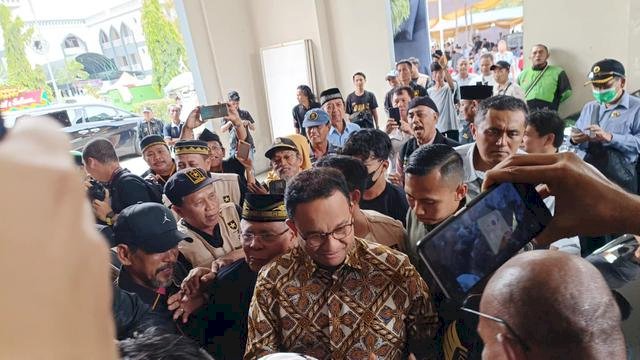 Anies Baswedan menghadiri Rakernas Partai Ummat di Asram Haji Pondok Gede, Jakarta Timur. Foto: dok Merdeka.com