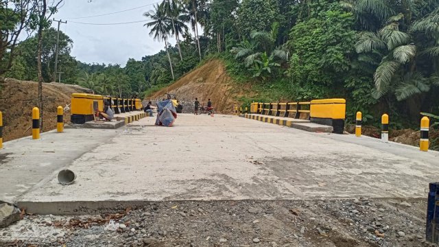 Ruas Kabere Enrekang.