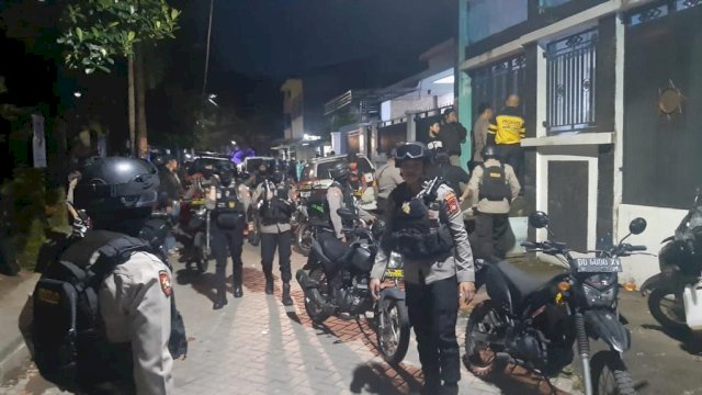  Sejumlah personel polisi yang melakukan pengamanan di lokasi kejadian (ist/reza/portalmedia)