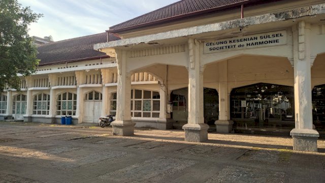  gedung kesenian, Societeit de Harmonie, Jalan Riburane, Kota Makassar. (foto: Ala Bariklana via google foto)