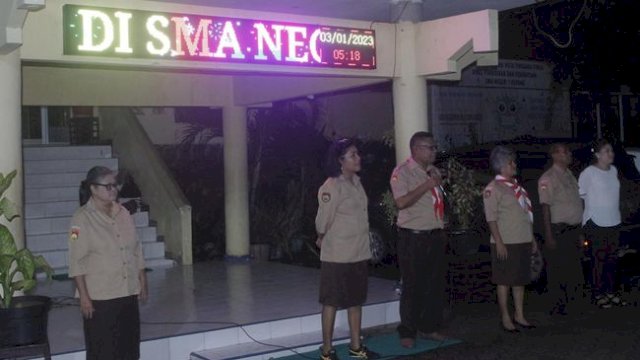 Suasana salah satu SMA di NTT yahg menggelar pelajaran jam 5 pagi. 