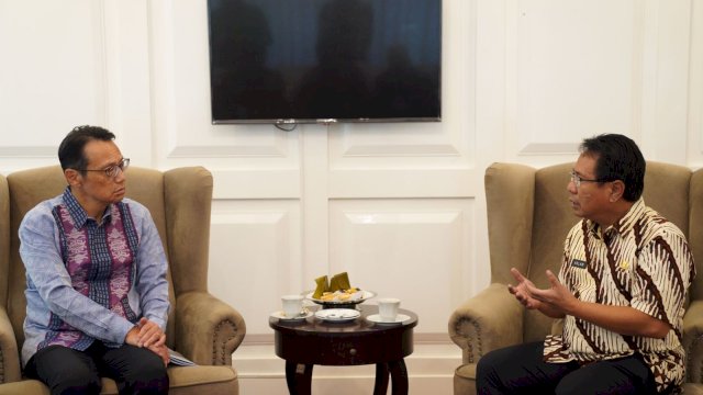 Dubes Jepang untuk Indonesia Kanasugi Kenji, saat bertemu Penjabat Sekretaris Daerah Provinsi Sulsel, Andi Aslam Patonangi, di Kantor Gubernur, Kamis, 2 Maret 2023.