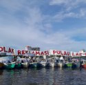 Ratusan Nelayan Gelar Aksi Parade Laut, Desak Pemerintah Batalkan Reklamasi Pulau Lae-lae
