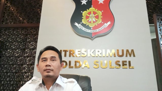 Dirreskrimum Polda Sulsel, Kombes Pol Jamalauddin Farti saat diwawancarai awak media diruang kerjanya. Foto: Portalmedia.id/Reza