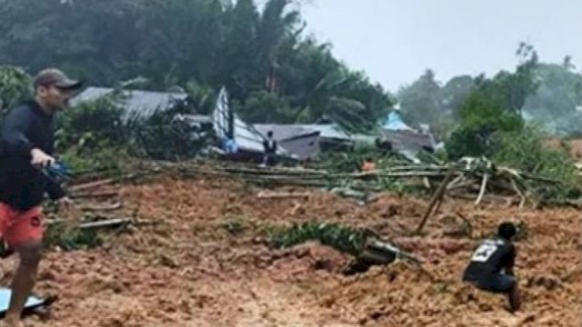Longsor timbun satu kampung di Pulau Serasan.