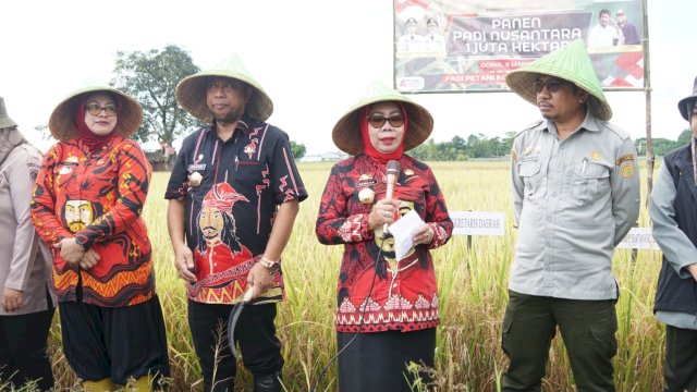 Panen Raya Nusantara di Desa Maradekayya, Kecamatan Bajeng, Kamis (9/3)/Ist