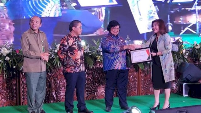 Penghargaan KLHK 2023 - Pemegang PPKH dengan Komitmen Keberlanjutan Rehabilitasi DAS dan Reklamasi Terbaik (foto: Ist)
