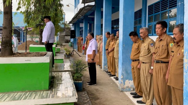 Suasana upacara di SMAN 1 Sinjai yang dihadiri oleh alumni angkatan 98. (Foto: IST)