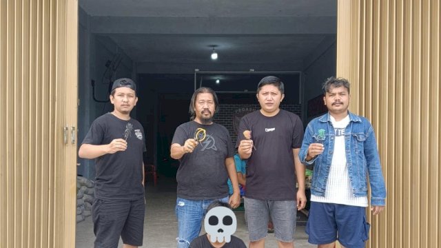 IT saat diamankan di posko Resmob Polres Jeneponto. (IST).
