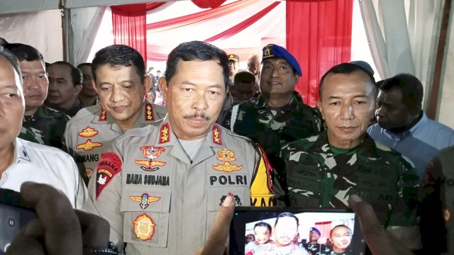 Kapolda Sulsel, Irjen Pol Nana Sudjana saat diwawancarai awak media beberapa waktu lalu. Foto: Portalmedia.id/Reza