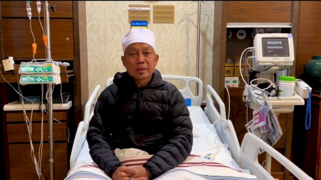 Penceramah kondang asal Makassar, Ustaz Das'ad Latif dikabarkan menjalani perawatan di salah satu RS Singapura. Foto: Tangkapan layar